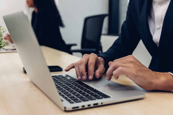 ChatGPT gratuit vs ChatGPT premium : quelles sont les différences et lequel choisir ?